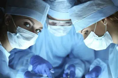 Surgeons-using-Physiomesh-Hernia-Patch